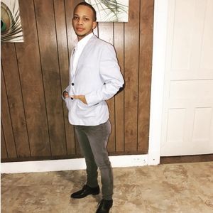 Meet your Posher, Junior ortega